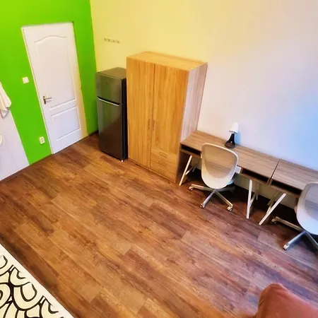 Bebudgetrooms Хостел *