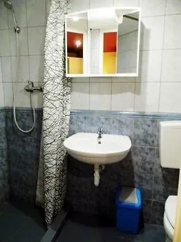 Bebudgetrooms Хостел *