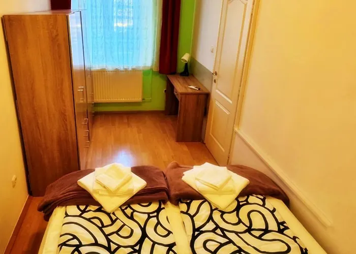 Vandrerhjem Budget *