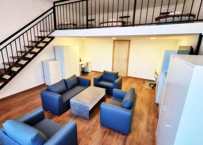 Vandrerhjem Budget *