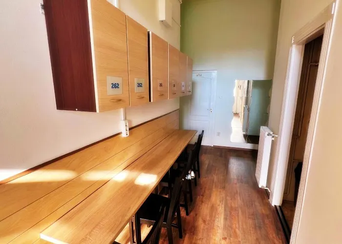 Vandrerhjem Budget *